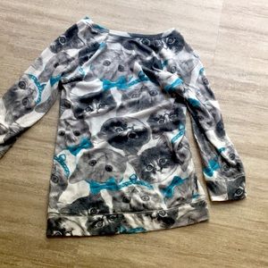 Cat shirt justices